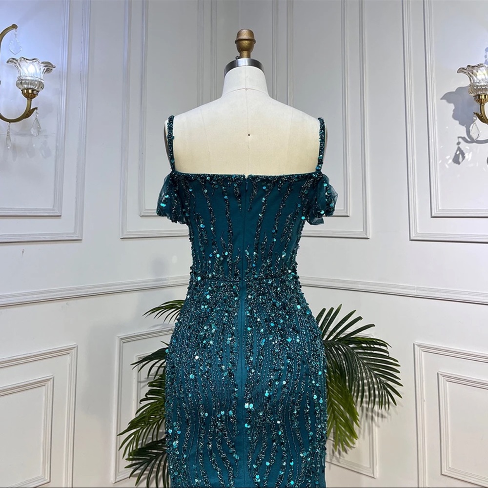 BRAND NEW EMERALD GREEN FEATHER GOWN🔥😍 - Picture 6 of 8